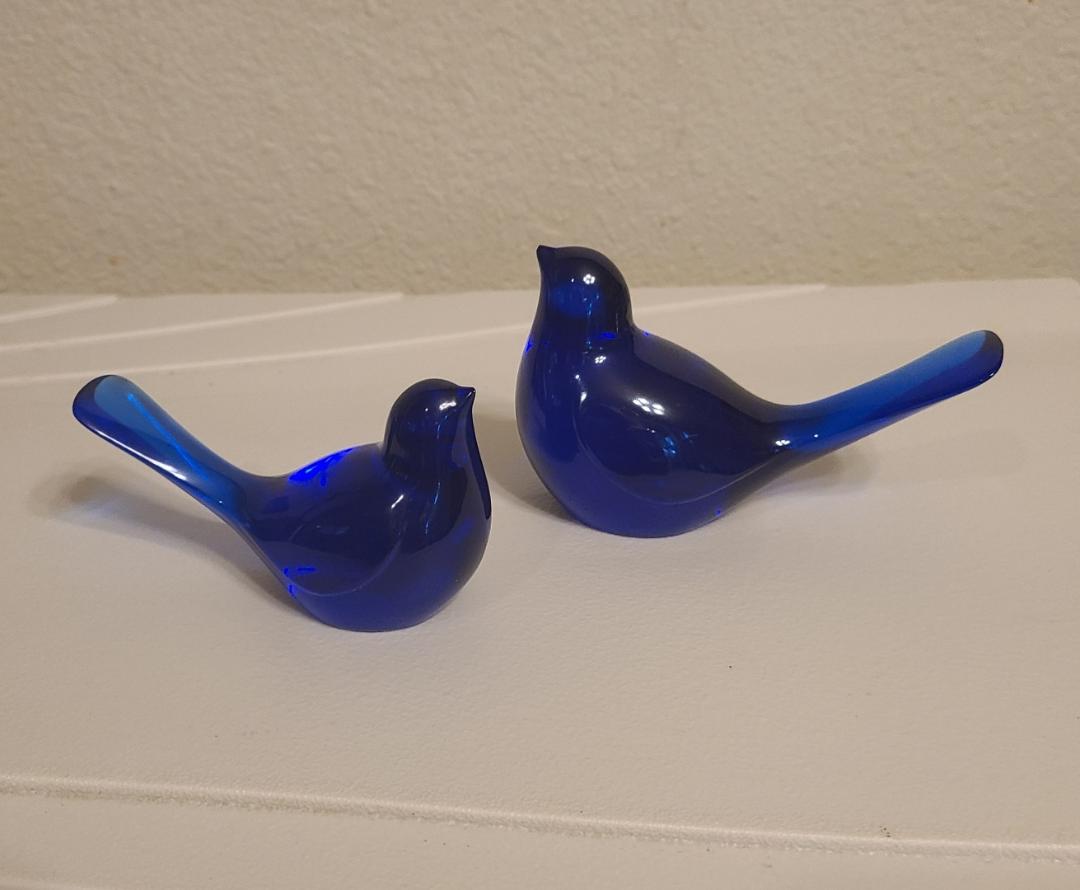 Two Crystal Bluebirds - Image 3