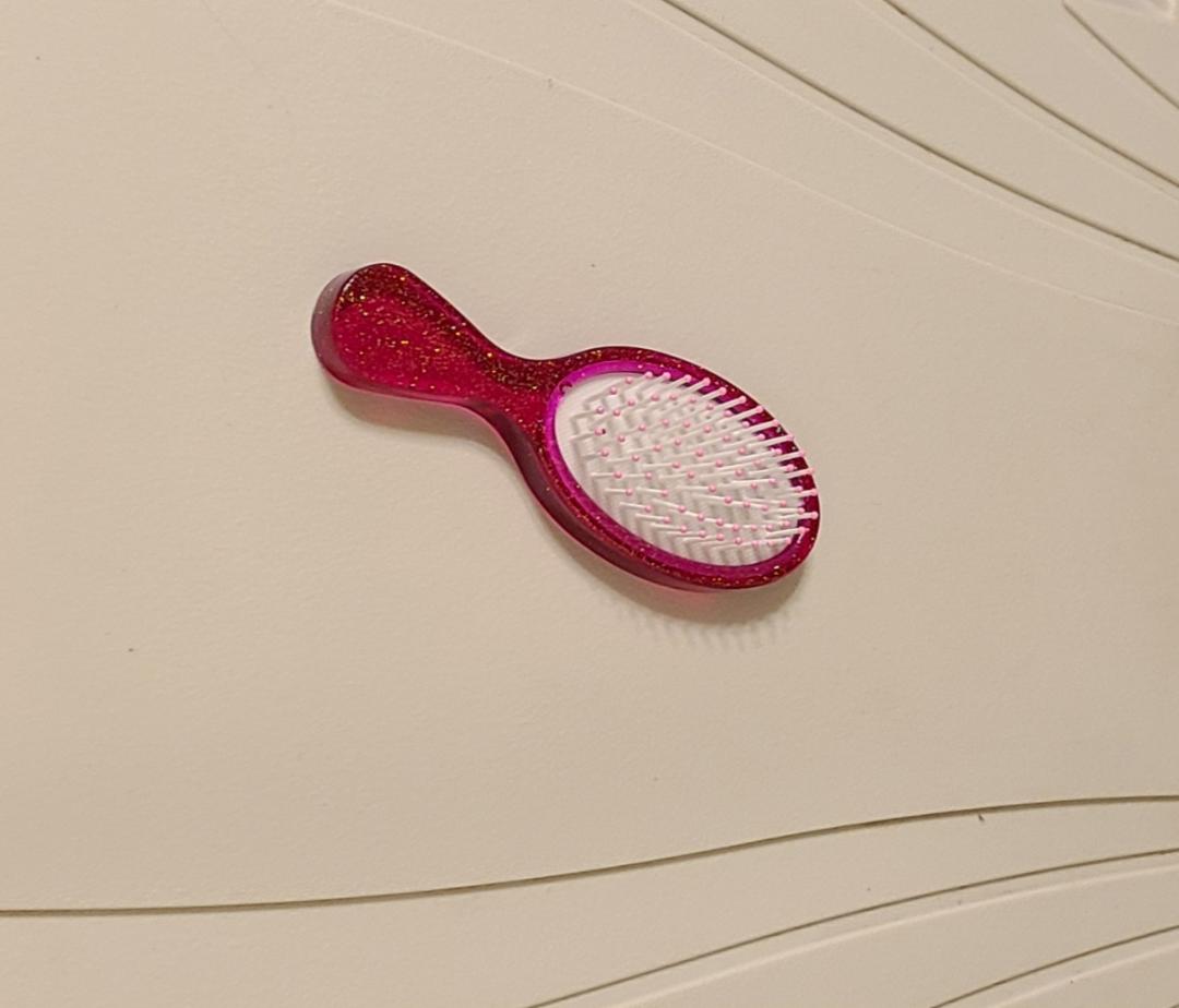 Red and Gold Hairbrush - Image 3
