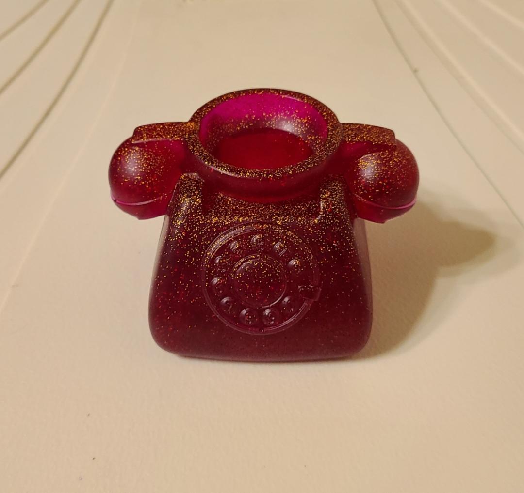 Rose Red Retro Phone Planter - Image 3