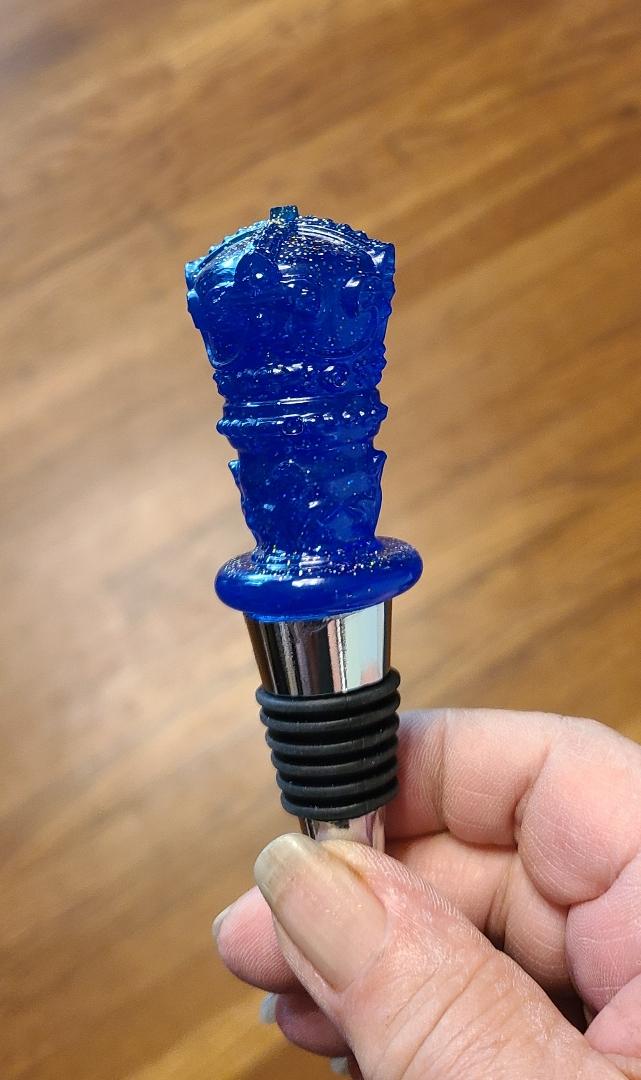 Blue Crystal Kings Bottle Stopper