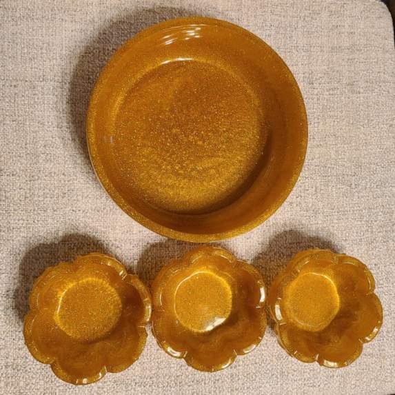Large Gold Bowl and Three Small Bowls